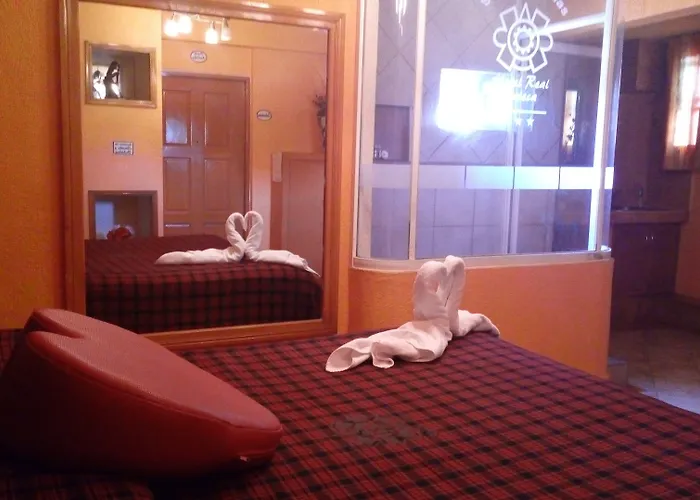Hotel Real Azteca 3*