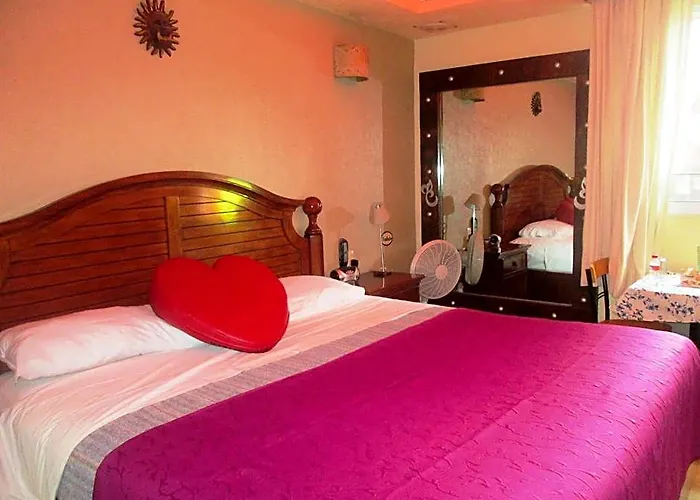 Hotel Real Azteca 3*